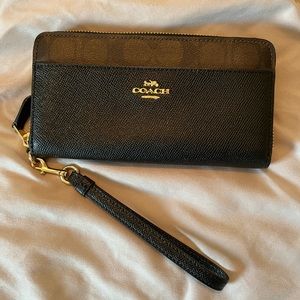 Coach Wristlet Wallet